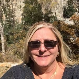 Meet your Posher, Lori